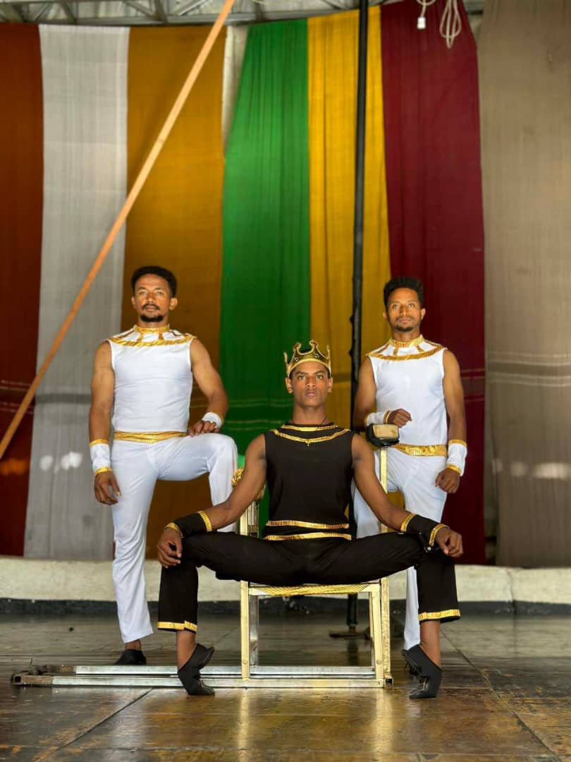 BN Acro Trio